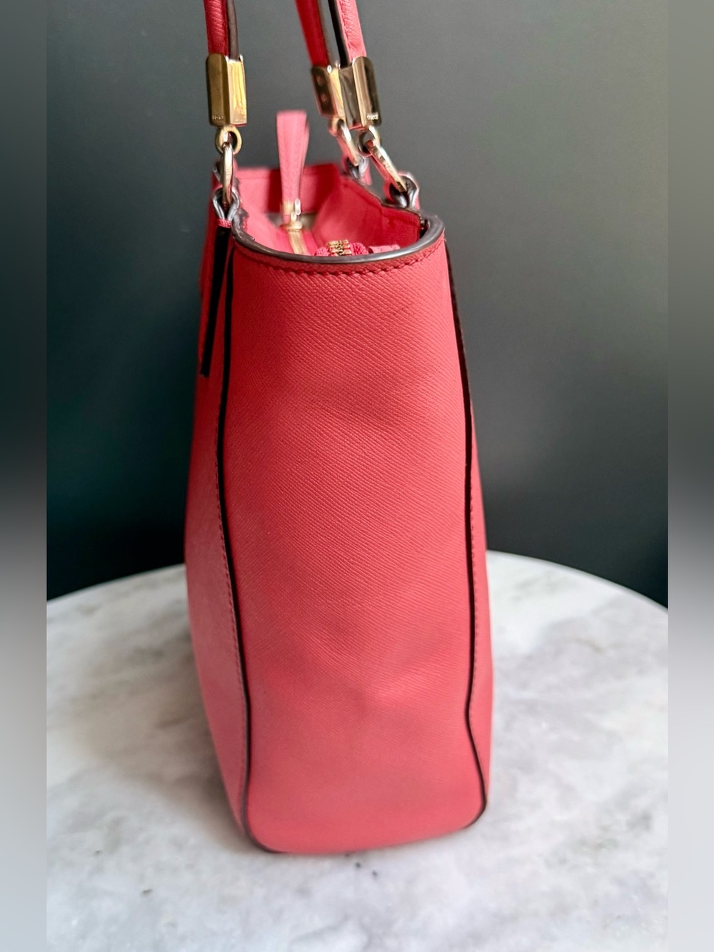 Coach Madison Saffiano
Leather Mini North
South Tote Bag Coral Pink
29001 - Picture 4 of 11